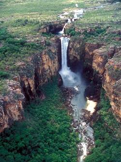 du-lich-uc-jim-jim-falls-kakadu-national-park-uc