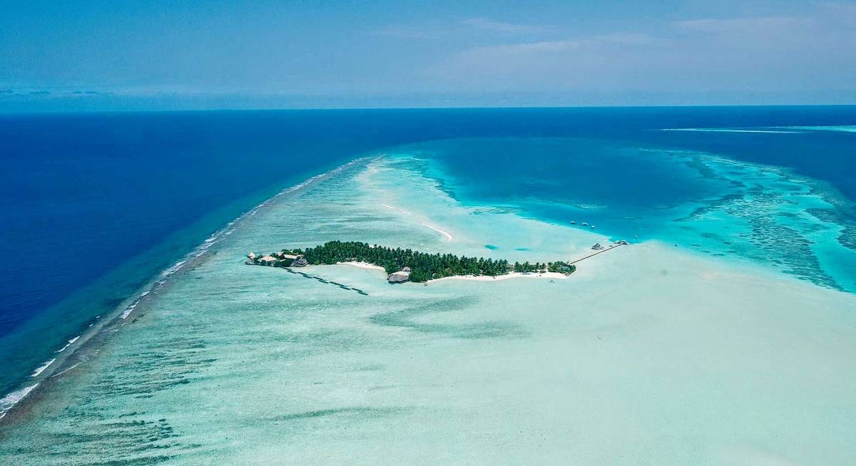 du-lich-maldives-tu-tuc-rihiveli-beach-resort