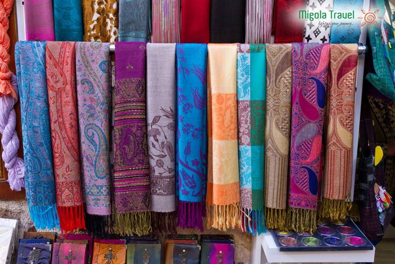 di-an-do-mua-gi-lam-qua-shawls-of-kashmir-india-migolatravel