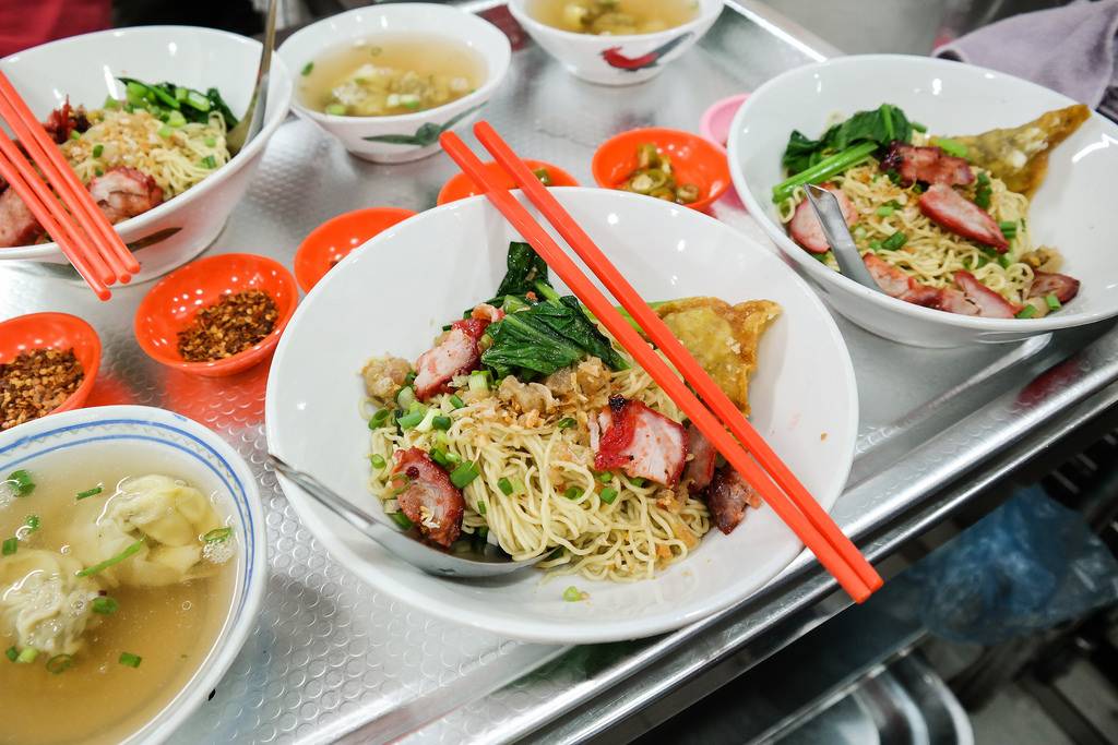 nhung-dia-diem-thu-vi-o-bangkok-wonton-noodles